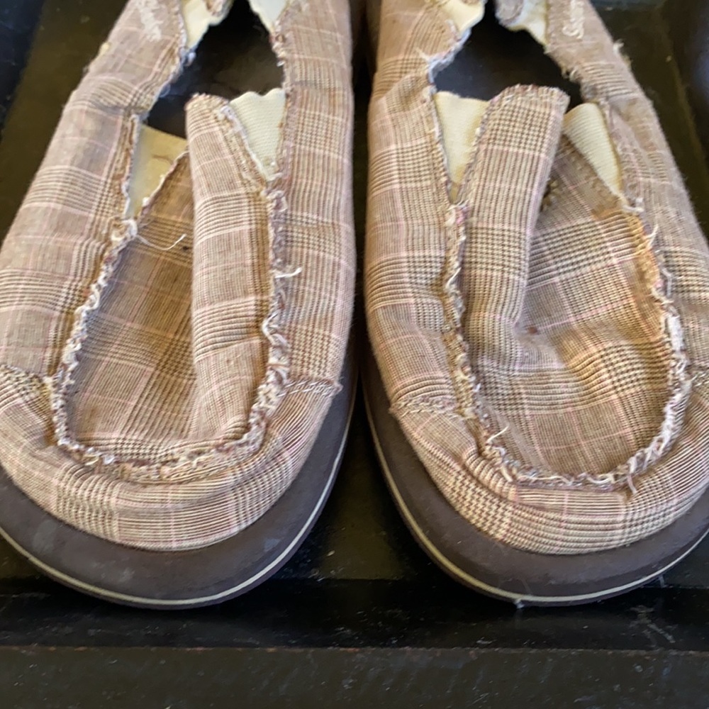 Sketchers Slides - Picture 2 of 8